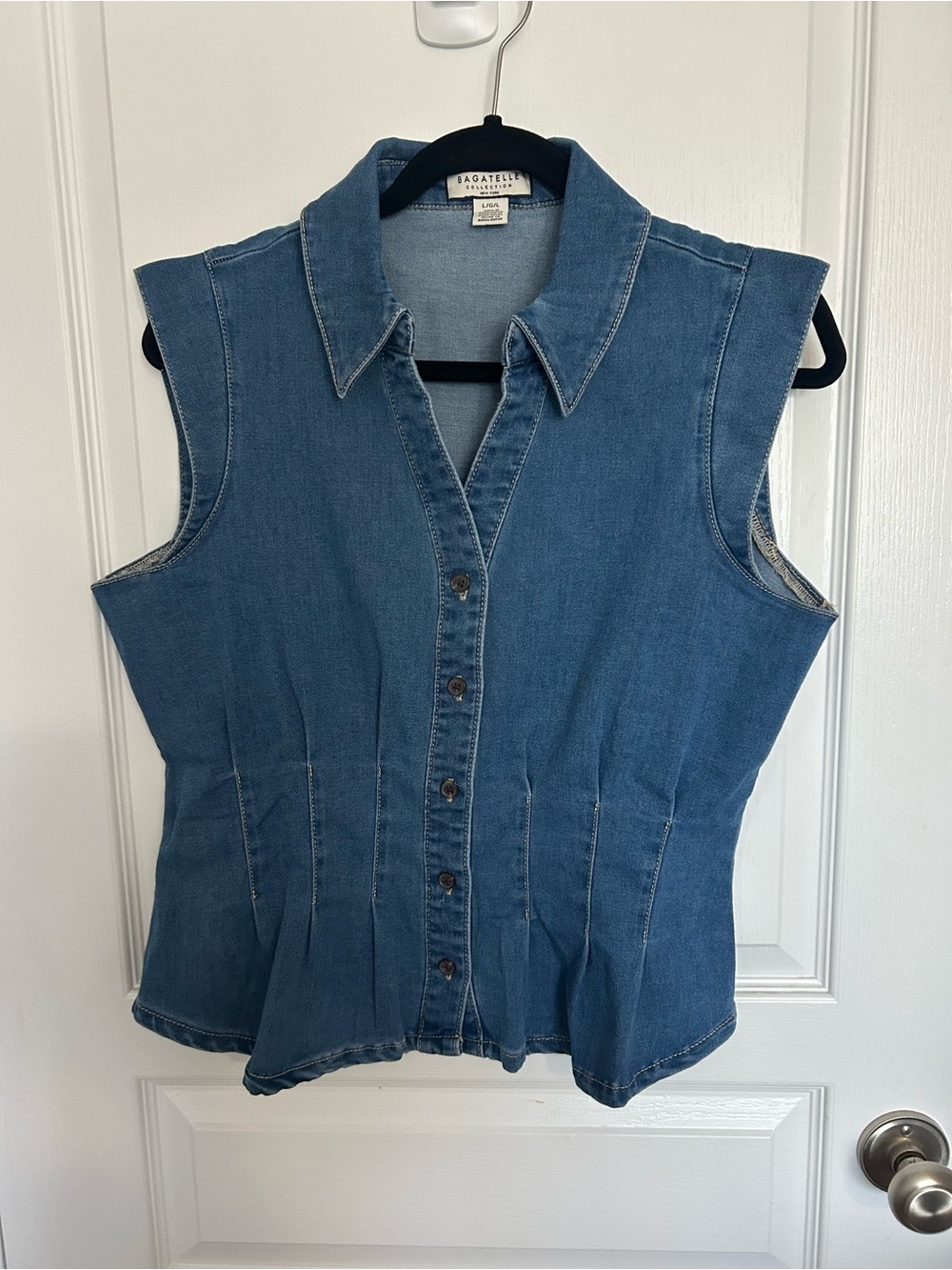bagatelle Sleeveless Denim Button-Front Shirt in Medium Blue